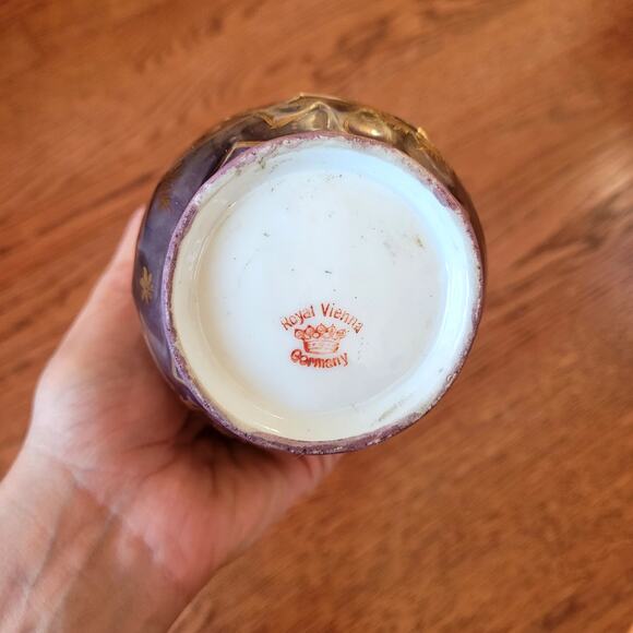 Antique Royal Vienna Glass Vase Golden Burgundy Red with Floral Details - Picture 7 of 9